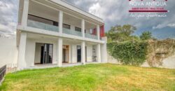 J152 – Spacious furnished house in Ciudad Vieja area in a residential