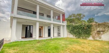 J152 – Amplia casa amueblada en el area de Ciudad Vieja en residencial