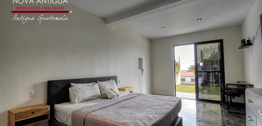 J152 – Spacious furnished house in Ciudad Vieja area in a residential