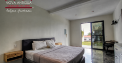J152 – Amplia casa amueblada en el area de Ciudad Vieja en residencial