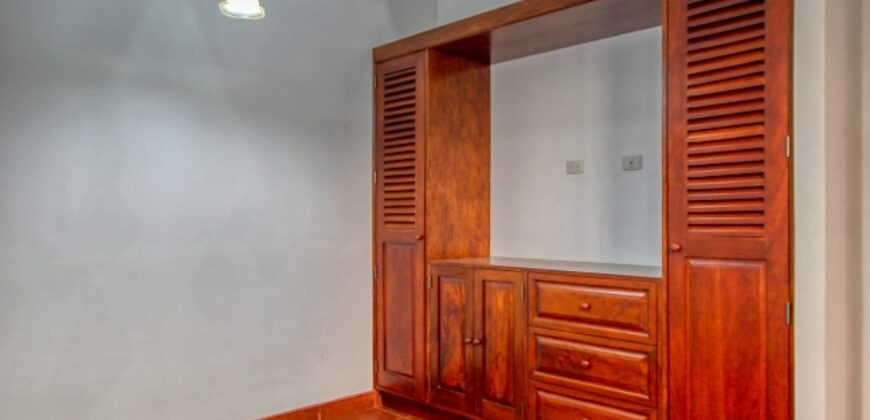 I487 – House in San Pedro las Huertas area