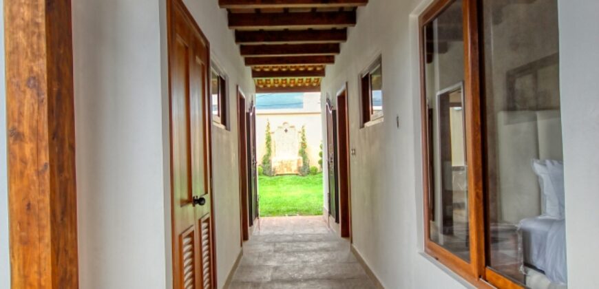 T52 – Beautiful home in a gated community in the San Miguel Dueñas area