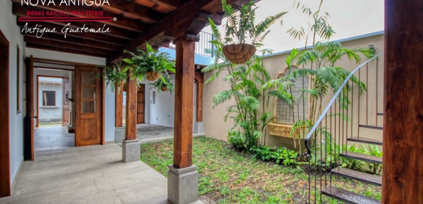T52- Hermosa casa en residencial en el area de San Miguel Dueñas