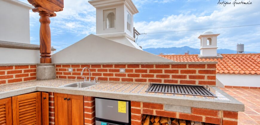 T52- Hermosa casa en residencial en el area de San Miguel Dueñas