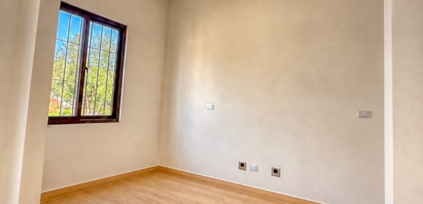 T54 – House under construction in the Hacienda del Comendador residential community