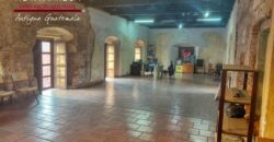 A4256 – Local en renta dentro de plaza comercial