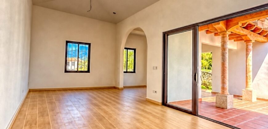 T54 – House under construction in the Hacienda del Comendador residential community