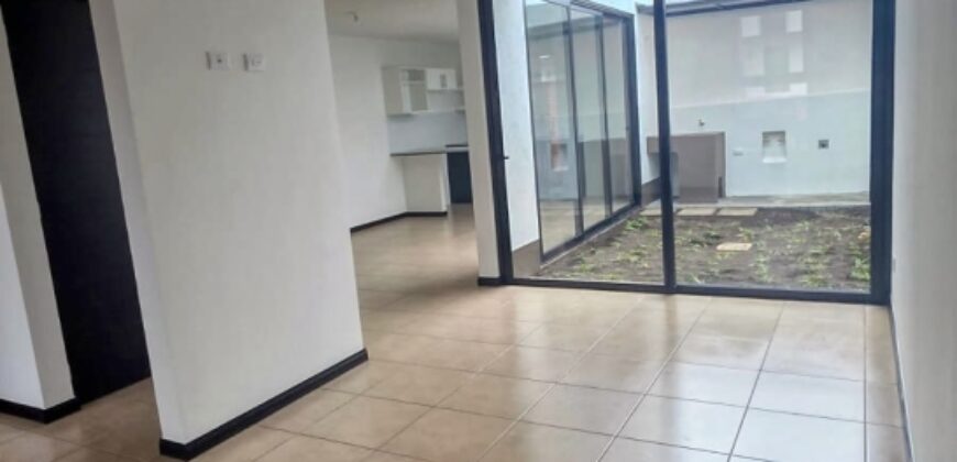 J297 – Casa de 3 habitaciones en renta