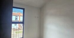 J297 – Casa de 3 habitaciones en renta