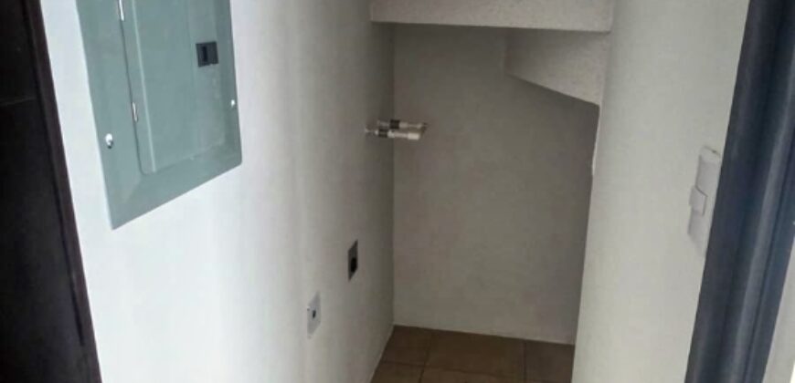 J297 – Casa de 3 habitaciones en renta