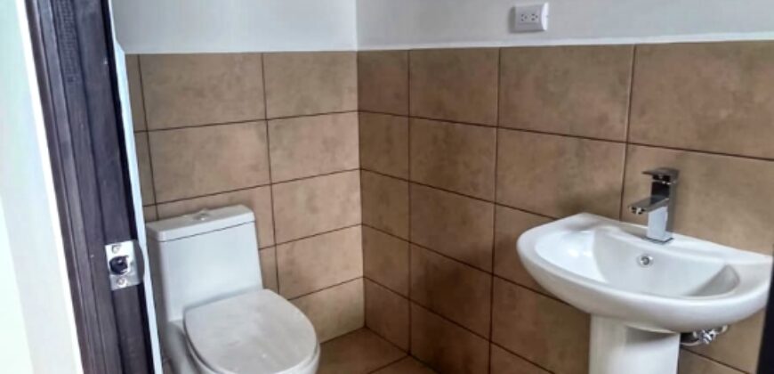J297 – Casa de 3 habitaciones en renta