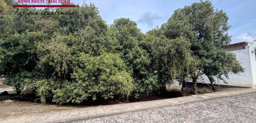T453 – Land for Sale in Hacienda El Comendador