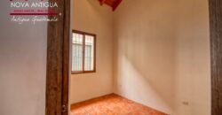 E250- Acogedor apartamento en el area de Santa Ana
