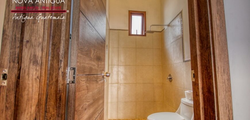 E250 – Cozy apartment in the Santa Ana area
