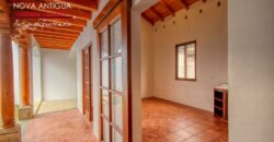 E250- Acogedor apartamento en el area de Santa Ana