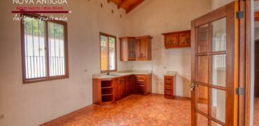 E250- Acogedor apartamento en el area de Santa Ana