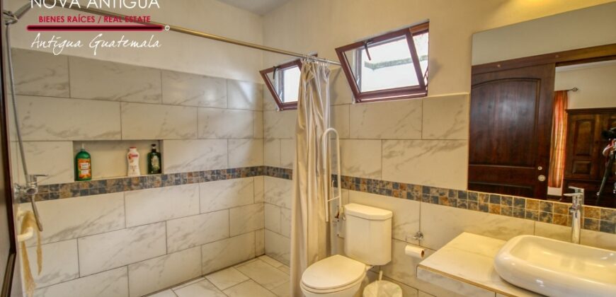 A4257 – Home within walking distance of the Central Park