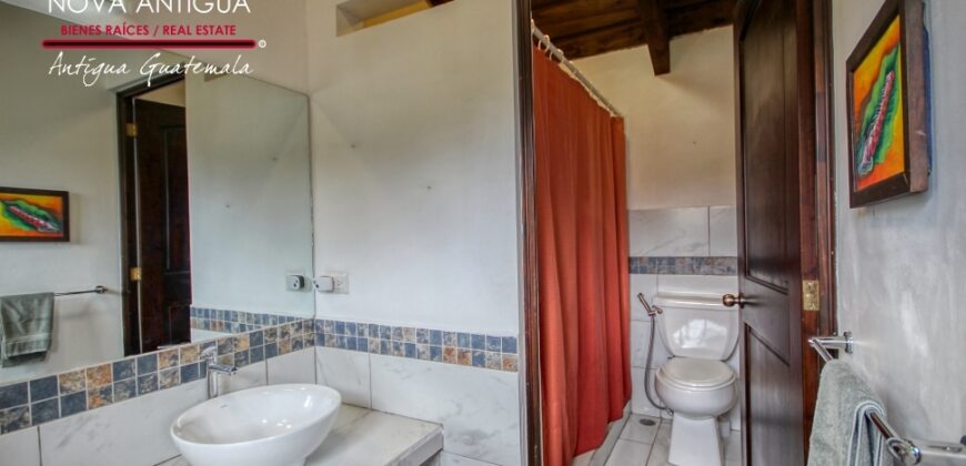 A4257 – Home within walking distance of the Central Park