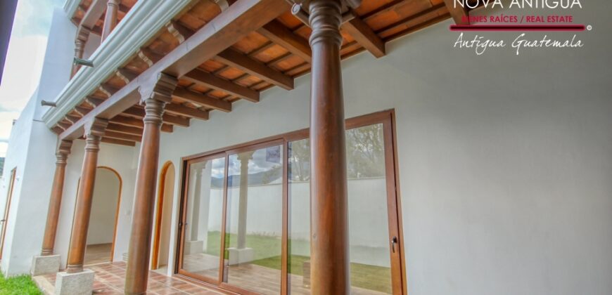 T53 – House for sale in Hacienda el Comendador