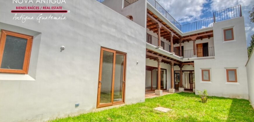 T53 -Casa en venta en Hacienda el Comendador