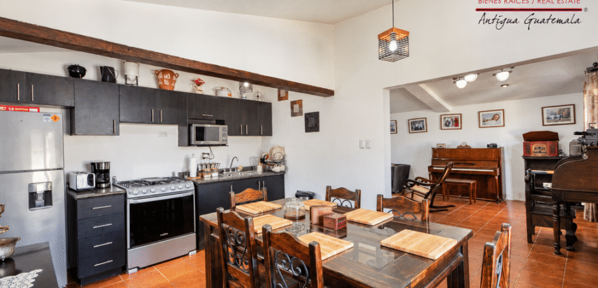 I76 – Cozy 2 bedroom house in small gated Community