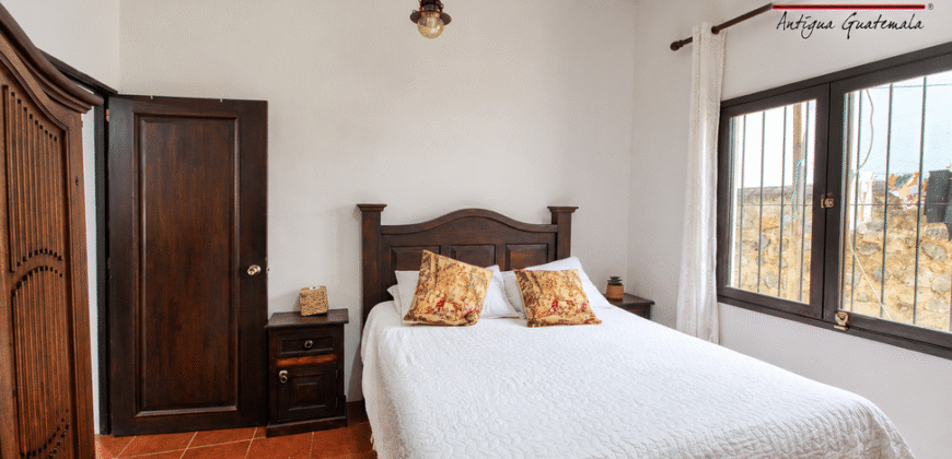 I76 – Casa en pequeño residencial en San Pedro Las Huertas
