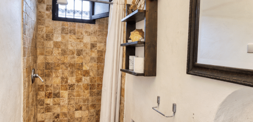 I76 – Cozy 2 bedroom house in small gated Community