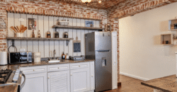 E251 – Encantadora casa colonial amueblada en venta en Santa Ana