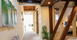 E251 – Encantadora casa colonial amueblada en venta en Santa Ana