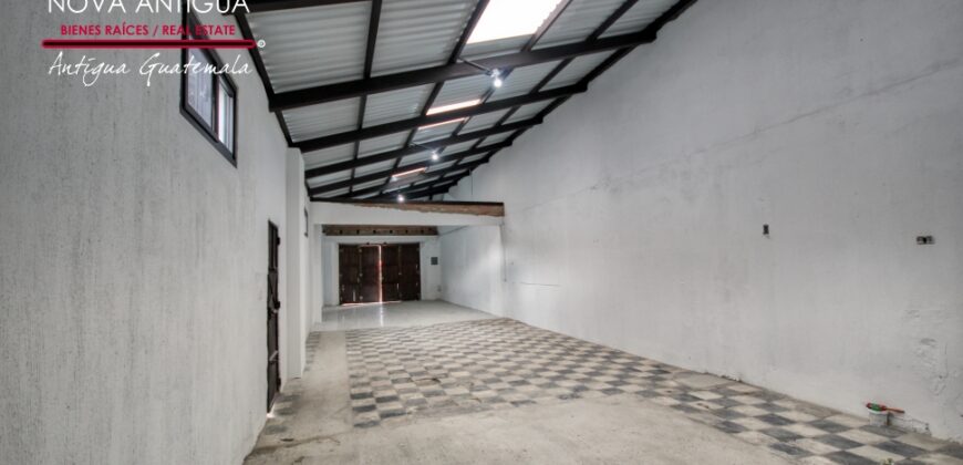A4260 – Commercial space for rent in Antigua G.