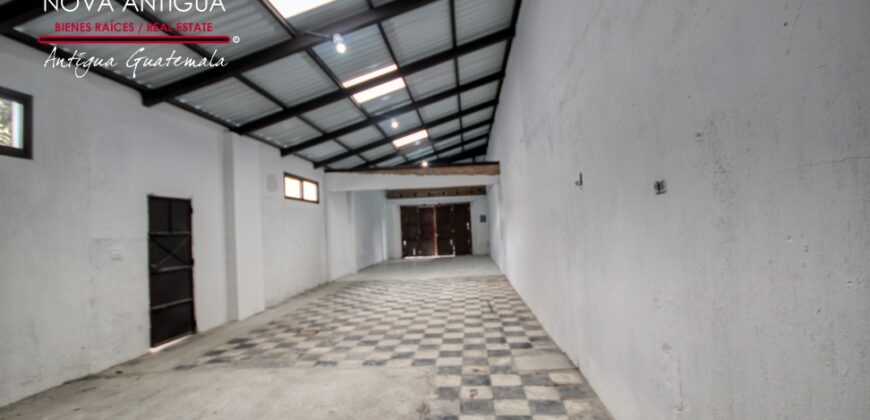 A4260 – Commercial space for rent in Antigua G.