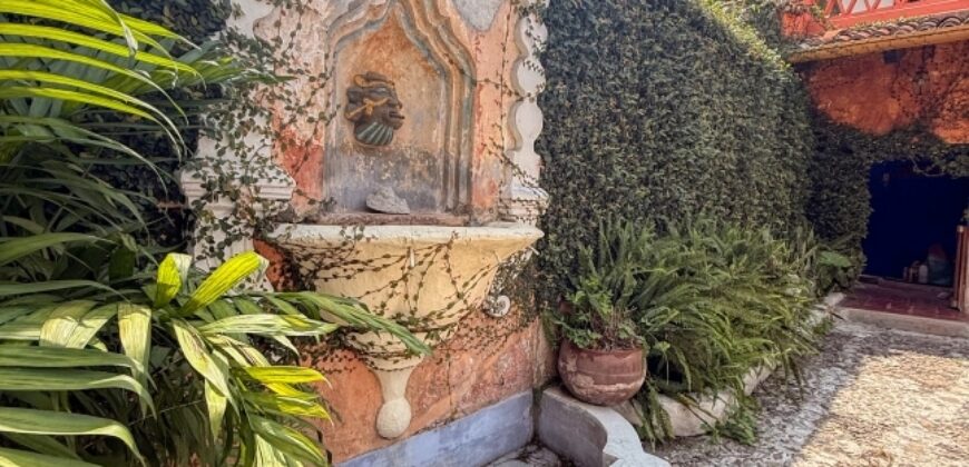 A4254 – House in the center of Antigua Guatemala
