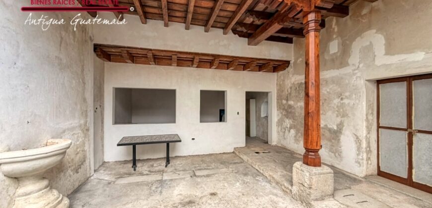 A4258 – Espacios comerciales en el Centro de Antigua G.