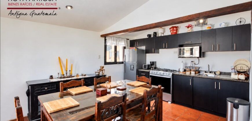 I76 – Cozy 2 bedroom house in small gated Community
