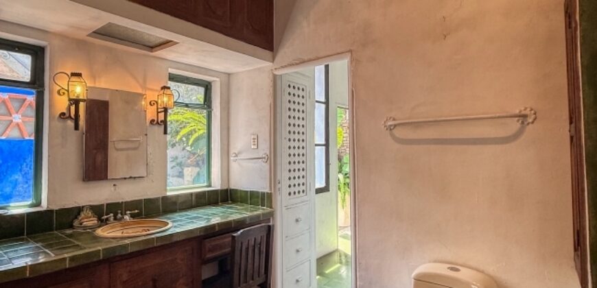 A4254 – Casa en el centro de Antigua Guatemala