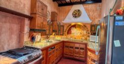 A4254 – House in the center of Antigua Guatemala