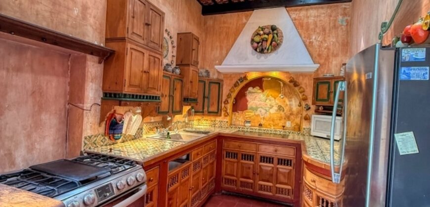 A4254 – Casa en el centro de Antigua Guatemala