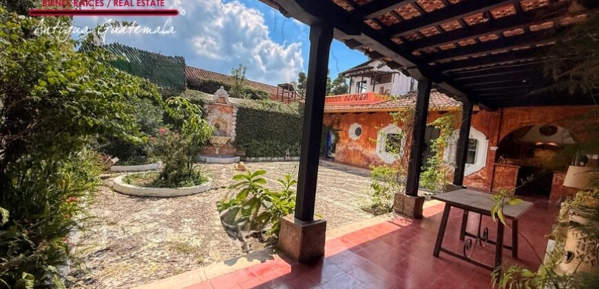 A4254 – Casa en el centro de Antigua Guatemala