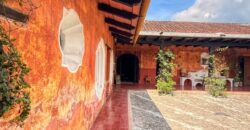 A4254 – House in the center of Antigua Guatemala