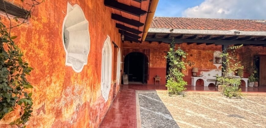 A4254 – Casa en el centro de Antigua Guatemala