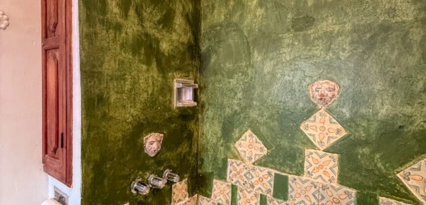 A4254 – House in the center of Antigua Guatemala